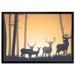 Dzikie zwierzęta w lesie na tle zachodzącego słońca