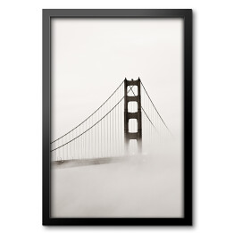 Most Złotej Bramy we mgle