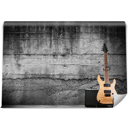 Nowoczesna gitara elektryczna oparta o ścianę