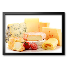 Różne rodzaje serów na białym tle
