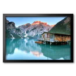 Krajobraz z jeziorem Dolomitach