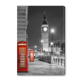 Czerwone budki telefoniczne w Londynie w nocy