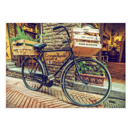 Rower retro, w alejce w starym miasteczku, Toskania, Włochy