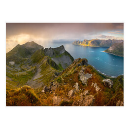 Panoramiczny widok na góry nad zatoką, Norwegia