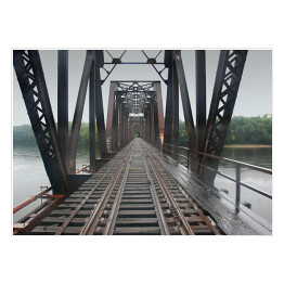 Żelazny most kolejowy nad rzeką