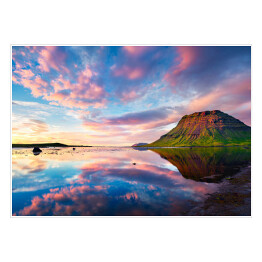 Kolorowe niebo nad Górą Kirkjufell, Islandia