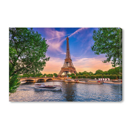 Paryska wieża Eiffla i rzeka - zmierzch w Paryżu, Francja