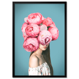 Kobieta z różowymi kwiatami