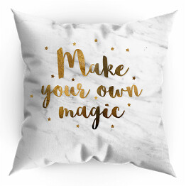 "Make your own magic" - złota typografia z gwiazdkami na jasnym marmurze