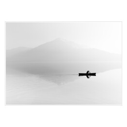 Plakat Mgła nad jeziorem z sylwetką mężczyzny na łodzi