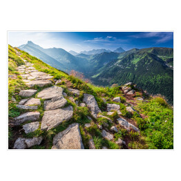 Plakat samoprzylepny Skalista ścieżka w Tatrach w trakcie wschodu słońca