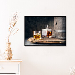 Plakat w ramie Szklanka whisky z karafką lodową i beczką
