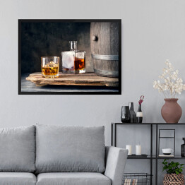 Obraz w ramie Szklanka whisky z karafką lodową i beczką