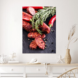 Plakat Kiełbasa chorizo z ziołami, czosnkiem, papryką i papryką chili