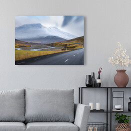 Obraz na płótnie Kręta droga wśród pól i gór, Islandia