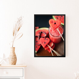 Obraz w ramie Plastry świeżego arbuza w kształcie serca i koktajl z arbuza