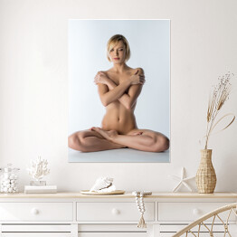 Plakat Naga blondynka siedząca w pozycji kwiatu lotosu