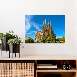 Plakat samoprzylepny Fasada Katedry Sagrada Familia w Barcelonie w letni dzień