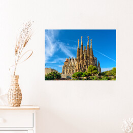Plakat Fasada Katedry Sagrada Familia w Barcelonie w letni dzień