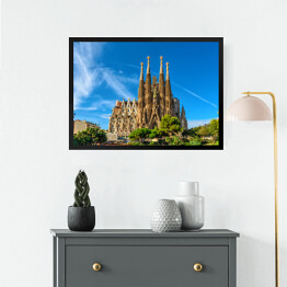 Obraz w ramie Fasada Katedry Sagrada Familia w Barcelonie w letni dzień