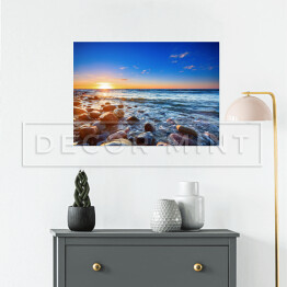 Plakat samoprzylepny Zachód słońca nad Morzem Bałtyckim, kamienista plaża w Rozewiu