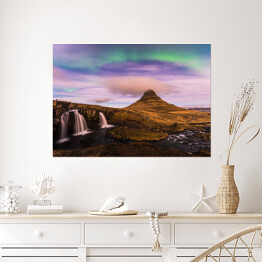 Plakat samoprzylepny Malownicze niebo nad Kirkjufell, miasto Grundarfjordur, Zachodnia Islandia 
