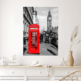 Plakat samoprzylepny Londyńska czerwona budka telefoniczna z widokiem na Big Bena w tle