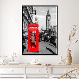 Plakat w ramie Londyńska czerwona budka telefoniczna z widokiem na Big Bena w tle