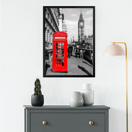 Obraz w ramie Londyńska czerwona budka telefoniczna z widokiem na Big Bena w tle