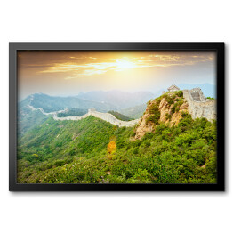Obraz w ramie Wspaniały Wielki Mur Chiński podczas zachodu słońca