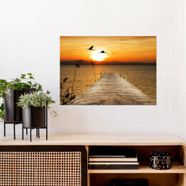Plakat samoprzylepny Ptaki nad molo nad morzem