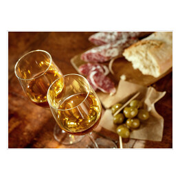 Plakat Dwie szklanki sherry z hiszpańskimi tapas