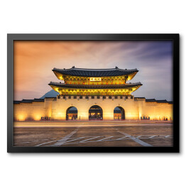 Obraz w ramie Oświetlona brama Gwanghwamun i Pałac Geyongbokgung 