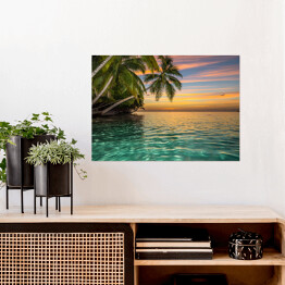 Plakat samoprzylepny Zachód słońca ze wspaniałymi kolorami na tropikalnej wyspie 