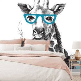 Żyrafa hipster w kamizelce, okularach i z fajką
