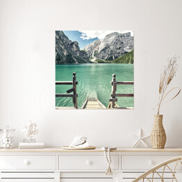 Plakat samoprzylepny Drewniane schody w jeziorze Braies, Dolomity