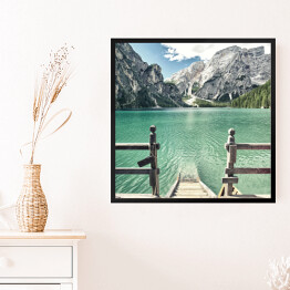 Obraz w ramie Drewniane schody w jeziorze Braies, Dolomity