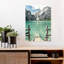 Plakat Drewniane schody w jeziorze Braies, Dolomity