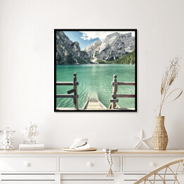 Plakat w ramie Drewniane schody w jeziorze Braies, Dolomity