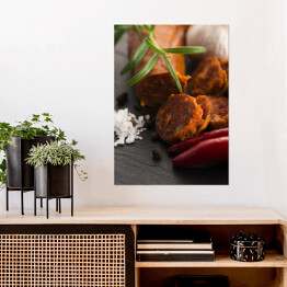 Plakat samoprzylepny Hiszpańska tradycyjna kiełbasa chorizo ze świeżymi ziołami