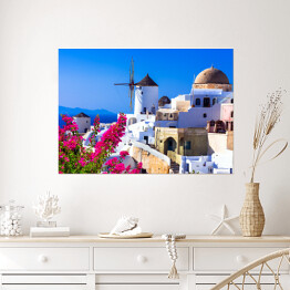 Plakat samoprzylepny Wiatraki i roślinność na Santorini - Grecja