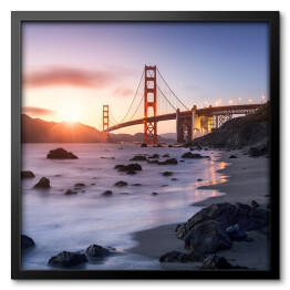 Golden Gate Bridge w San Francisco w Kalifornii o świcie