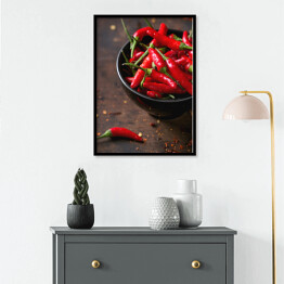 Plakat w ramie Wysuszone papryczki chilli w ciemnej misce