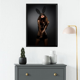 Obraz w ramie Modelka pozująca w masce z uszami królika