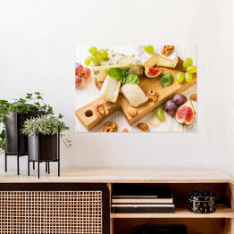 Plakat Talerz serowy z figami, winogronami i orzechami