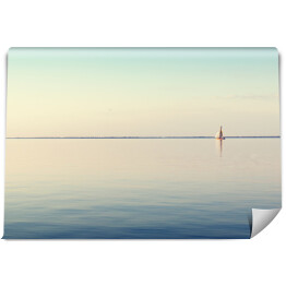 Fototapeta winylowa zmywalna Krajobraz morski z białą żaglówką