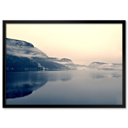 Plakat w ramie Jezioro Bohinj podczas mroźnej zimy, Słowenia