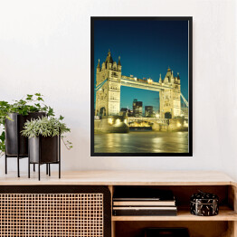 Obraz w ramie Tower Bridge w Londynie o zmierzchu