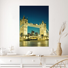 Plakat Tower Bridge w Londynie o zmierzchu