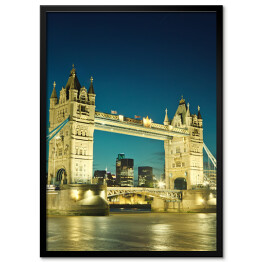 Plakat w ramie Tower Bridge w Londynie o zmierzchu
